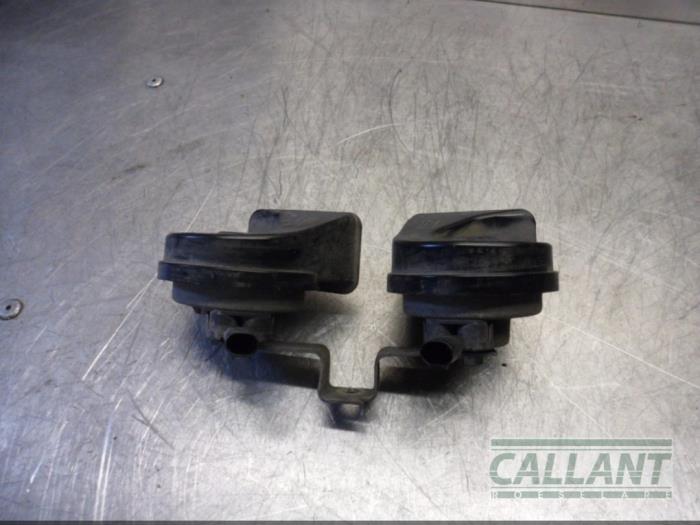 Gebruikte Toeter Landrover Range Rover III (LM) 4.4 V8 32V Prijs € 30,25 Inclusief btw aangeboden door Garage Callant