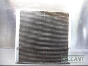 Gebruikte Radiateur Landrover Range Rover III (LM) 4.4 V8 32V Prijs € 90,75 Inclusief btw aangeboden door Garage Callant