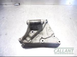 Gebruikte Dynamosteun boven Landrover Range Rover Sport (LS) 3.6 TDV8 32V Prijs € 90,75 Inclusief btw aangeboden door Garage Callant