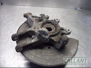 Gebruikte Fusee rechts-achter Jaguar XJ (X350) 2.7d V6 24V Prijs € 121,00 Inclusief btw aangeboden door Garage Callant