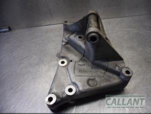 Gebruikte Dynamosteun onder Landrover Range Rover Sport (LS) 3.6 TDV8 32V Prijs € 60,50 Inclusief btw aangeboden door Garage Callant