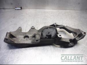 Gebruikte Dynamosteun boven Landrover Range Rover Evoque (LVJ/LVS) 2.2 TD4 16V 5-drs. Prijs € 30,25 Inclusief btw aangeboden door Garage Callant