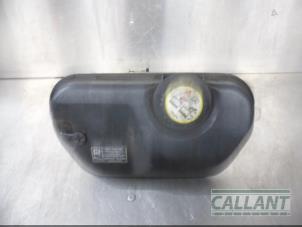 Gebruikte Expansievat Jaguar XJ (X350) 2.7d V6 24V Prijs € 60,50 Inclusief btw aangeboden door Garage Callant