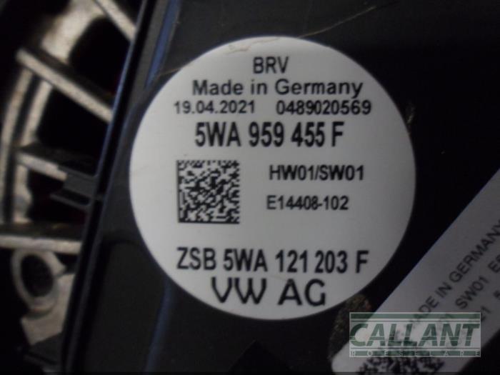 Koelvin van een Audi A3 Sportback (8YA) 2.0 30 TDI 16V 2021