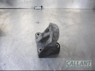 Gebruikte Motorsteun Jaguar XJ (X351) 3.0 D V6 24V Prijs € 24,20 Inclusief btw aangeboden door Garage Callant
