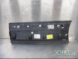 Gebruikte Portierlijst Landrover Range Rover Velar (LY) 3.0 D300 AWD Prijs € 60,50 Inclusief btw aangeboden door Garage Callant