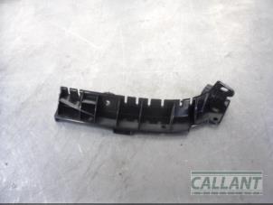 Gebruikte Bumpersteun rechts-achter Landrover Range Rover Velar (LY) 3.0 D300 AWD Prijs € 12,10 Inclusief btw aangeboden door Garage Callant