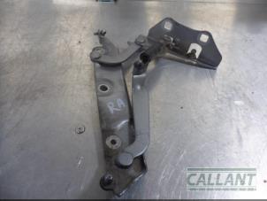 Gebruikte Achterklep Scharnier Jaguar XF (CC9) 3.0 D V6 24V Prijs € 30,25 Inclusief btw aangeboden door Garage Callant