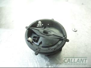 Gebruikte Spiegel motor rechts Jaguar XF (CC9) 2.7 D V6 24V Prijs € 30,25 Inclusief btw aangeboden door Garage Callant