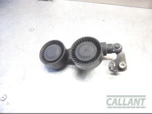 Gebruikte Omlooprol multieriem Landrover Range Rover III (LM) 4.4 V8 32V Prijs € 60,50 Inclusief btw aangeboden door Garage Callant