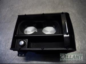 Gebruikte Bekerhouder Landrover Range Rover Evoque (LVJ/LVS) 2.2 TD4 16V Prijs € 60,50 Inclusief btw aangeboden door Garage Callant