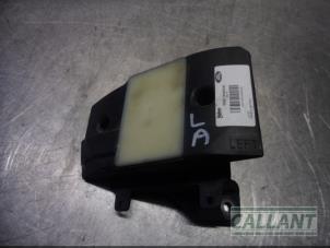 Gebruikte Dode hoek sensor Landrover Range Rover IV (LG) 3.0 TDV6 24V Prijs € 181,50 Inclusief btw aangeboden door Garage Callant