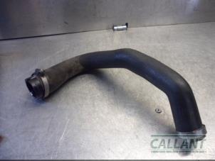 Gebruikte Intercooler Slang Landrover Range Rover IV (LG) 3.0 TDV6 24V Prijs € 30,25 Inclusief btw aangeboden door Garage Callant