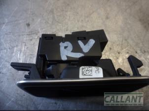 Gebruikte Schakelaar Elektrisch Raam Landrover Range Rover IV (LG) 3.0 TDV6 24V Prijs € 18,15 Inclusief btw aangeboden door Garage Callant