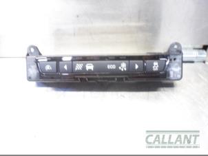 Gebruikte Schakelaar (diversen) Jaguar XE 2.0 D E-Performance 16V Prijs € 60,50 Inclusief btw aangeboden door Garage Callant