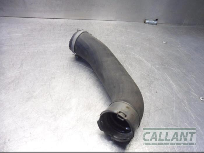 Intercooler Slang van een Volvo V60 I (FW/GW) 2.0 D2 16V 2016
