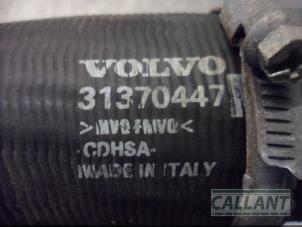 Intercooler Slang van een Volvo V60 I (FW/GW) 2.0 D2 16V 2016