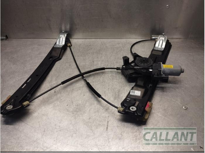 Ruitmechaniek 4Deurs rechts-voor van een Land Rover Range Rover Evoque (LVJ/LVS) 2.0 D 150 16V 2017