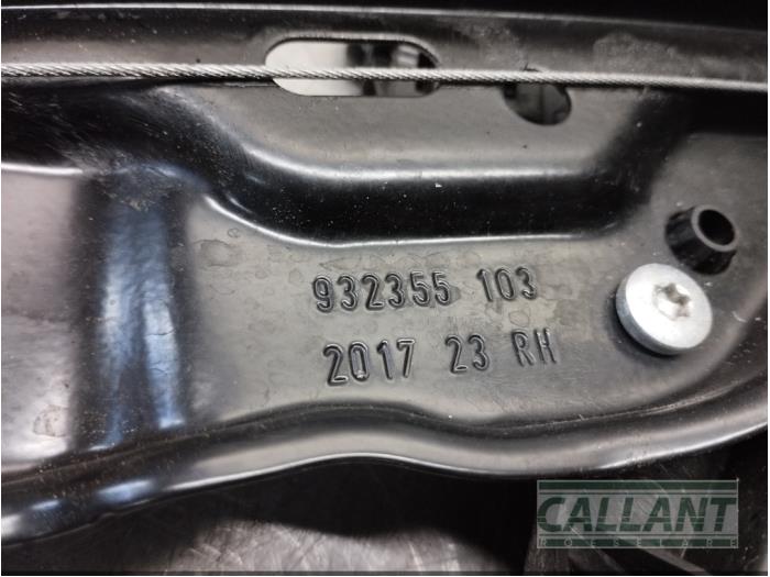 Ruitmechaniek 4Deurs rechts-voor van een Land Rover Range Rover Evoque (LVJ/LVS) 2.0 D 150 16V 2017