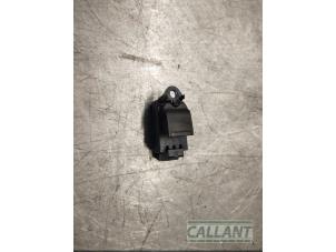 Gebruikte Raam schakelaar elektrisch Landrover Range Rover Evoque (LVJ/LVS) 2.0 D 150 16V Prijs € 12,10 Inclusief btw aangeboden door Garage Callant