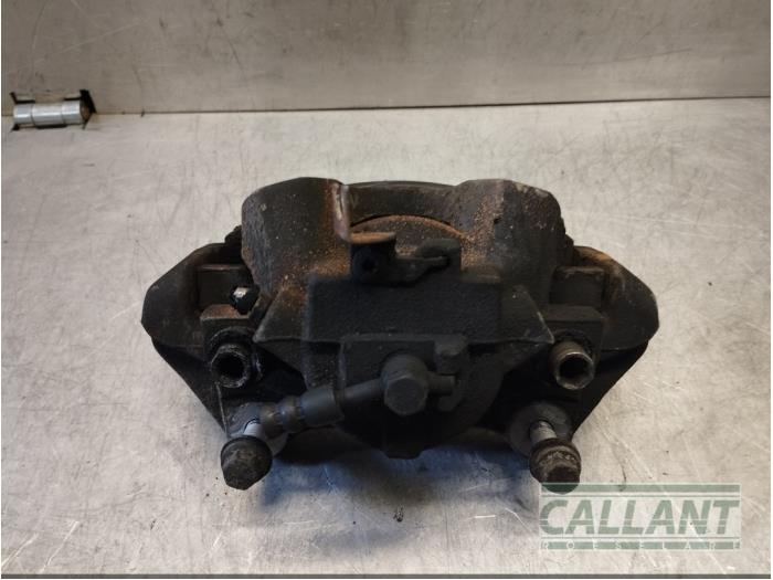 Remklauw (Tang) links-voor van een Land Rover Range Rover Evoque (LVJ/LVS) 2.0 D 150 16V 2017