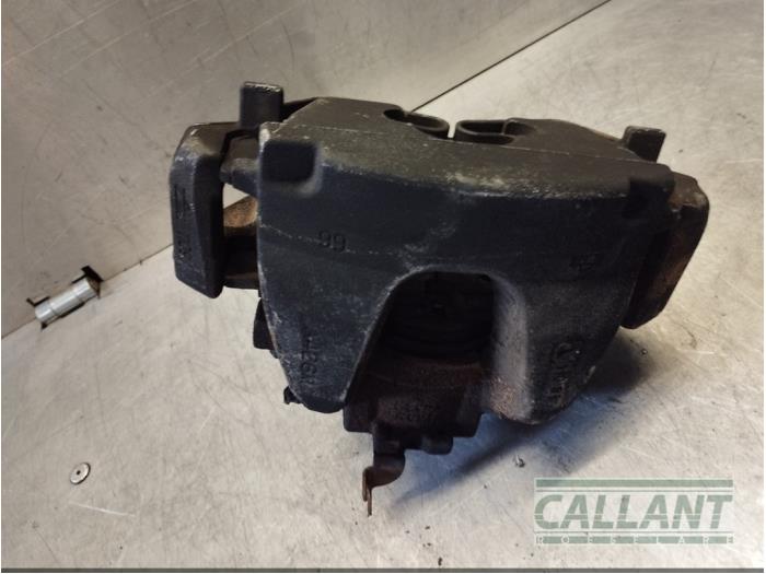 Remklauw (Tang) links-voor van een Land Rover Range Rover Evoque (LVJ/LVS) 2.0 D 150 16V 2017