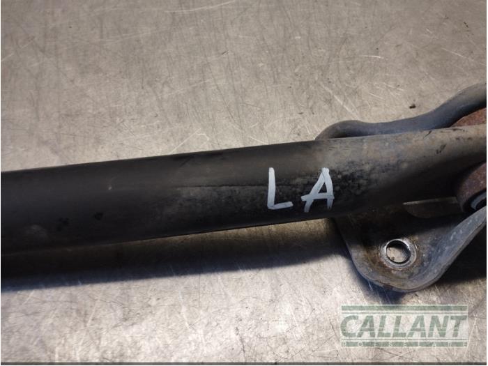 Draagarm links-achter van een Land Rover Range Rover Evoque (LVJ/LVS) 2.0 D 150 16V 2017