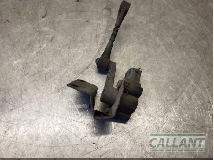 Xenon hoogteregelaar van een Land Rover Range Rover Evoque (LVJ/LVS) 2.0 D 150 16V 2017