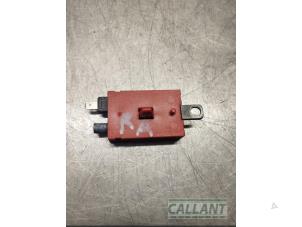 Gebruikte Antenne (diversen) Volvo S60 II (FS) 2.0 D3 16V Prijs € 24,20 Inclusief btw aangeboden door Garage Callant