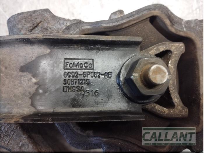 Motorsteun van een Volvo S60 II (FS) 2.0 D3 16V 2016