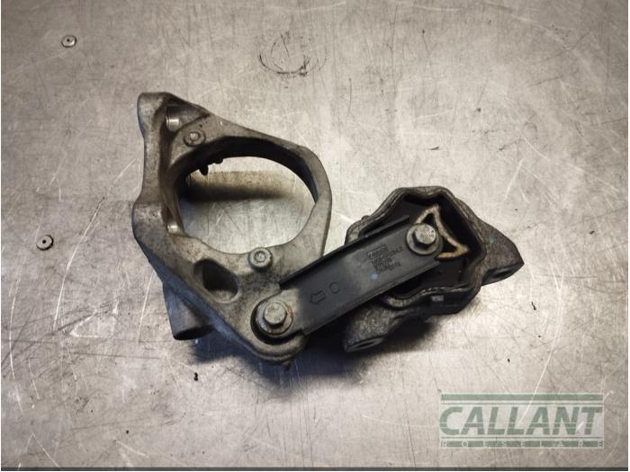 Motorsteun van een Volvo S60 II (FS) 2.0 D3 16V 2016