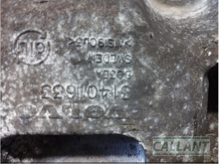 Motorsteun van een Volvo S60 II (FS) 2.0 D3 16V 2016