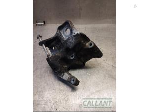 Gebruikte Motorsteun Volvo S60 II (FS) 2.0 D3 16V Prijs € 30,25 Inclusief btw aangeboden door Garage Callant