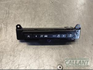 Gebruikte Schakelaar (diversen) Jaguar XE 2.0d 180 16V Prijs € 60,50 Inclusief btw aangeboden door Garage Callant