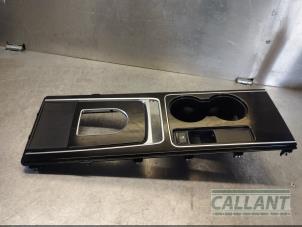 Gebruikte Middenconsoles Jaguar XE 2.0d 180 16V Prijs € 102,85 Inclusief btw aangeboden door Garage Callant