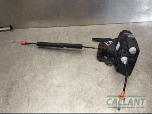 Gebruikte Deurslot Mechaniek 4Deurs rechts-achter Jaguar XE 2.0d 180 16V Prijs € 90,75 Inclusief btw aangeboden door Garage Callant