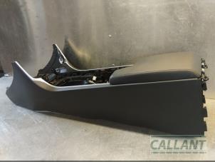 Gebruikte Middenconsoles Jaguar XE 2.0d 180 16V Prijs € 181,50 Inclusief btw aangeboden door Garage Callant