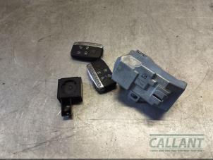 Gebruikte Stuurslot Jaguar XE 2.0d 180 16V Prijs € 102,85 Inclusief btw aangeboden door Garage Callant