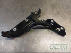 Gebruikte Scharnier Achterklep Jaguar XF (CC9) 2.7 D V6 24V Prijs € 30,25 Inclusief btw aangeboden door Garage Callant