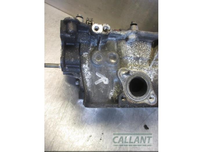 Cilinderkop van een Land Rover Discovery IV (LAS) 3.0 TD V6 24V 2015