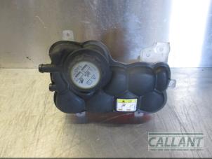 Gebruikte Expansievat Jaguar XF Sportbrake 2.0d 180 16V Prijs € 30,25 Inclusief btw aangeboden door Garage Callant