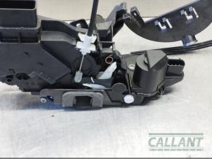 Gebruikte Deurslot Mechaniek 4Deurs rechts-achter Jaguar XF (CC9) 3.0 D V6 24V Prijs € 90,75 Inclusief btw aangeboden door Garage Callant