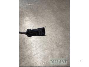 Lambda Sonde van een Citroën C4 Picasso (3D/3E) 1.2 12V PureTech 130 2017