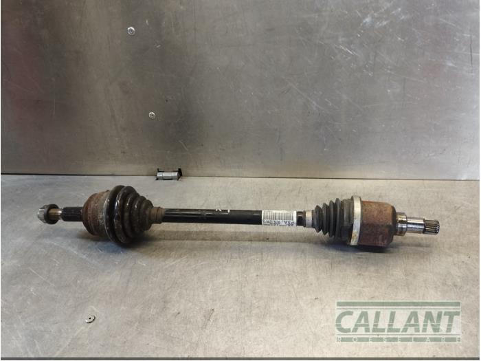 Gebruikte Aandrijfas links-voor Citroen C4 Picasso (3D/3E) 1.2 12V PureTech 130 Prijs € 139,15 Inclusief btw aangeboden door Garage Callant