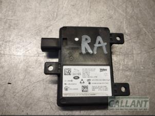 Gebruikte Dode hoek sensor Jaguar XE 2.0d 180 16V Prijs € 242,00 Inclusief btw aangeboden door Garage Callant