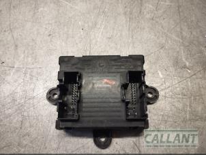 Gebruikte Module Centrale Deurvergrendeling Jaguar XE 2.0d 180 16V Prijs € 60,50 Inclusief btw aangeboden door Garage Callant