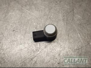 Gebruikte Parkeersensor Jaguar XE 2.0d 180 16V Prijs € 24,20 Inclusief btw aangeboden door Garage Callant