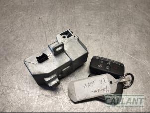 Gebruikte Stuurslot Jaguar XE 2.0d 180 16V Prijs € 102,85 Inclusief btw aangeboden door Garage Callant