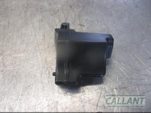 Gebruikte Vacuum tank Jaguar XJ (X351) 3.0 D V6 24V Prijs € 18,15 Inclusief btw aangeboden door Garage Callant