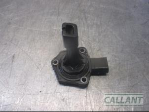 Gebruikte Oliepeil sensor Jaguar XJ (X351) 3.0 D V6 24V Prijs € 30,25 Inclusief btw aangeboden door Garage Callant